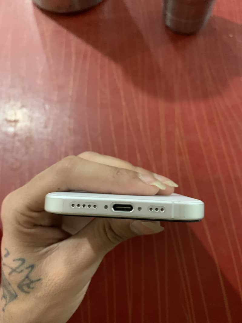 iPhone 16 jv 4