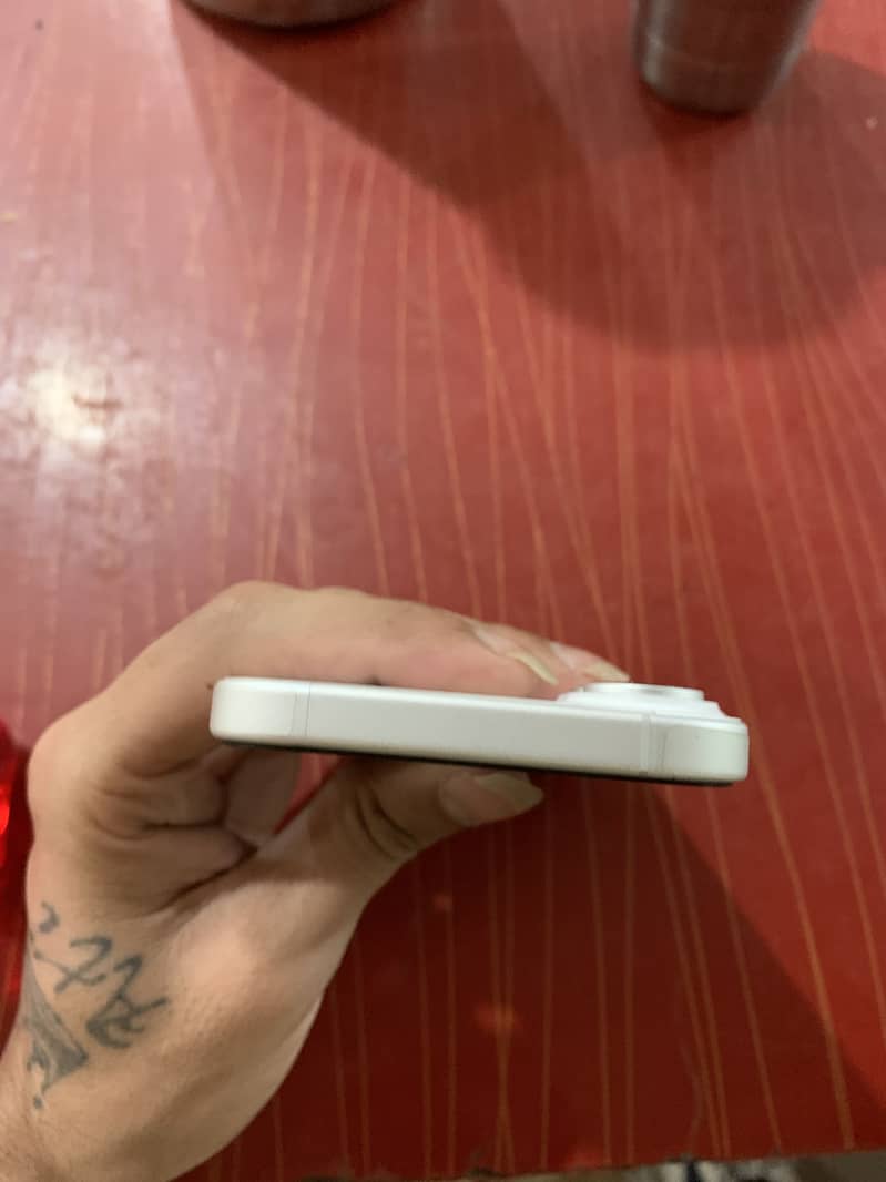 iPhone 16 jv 5