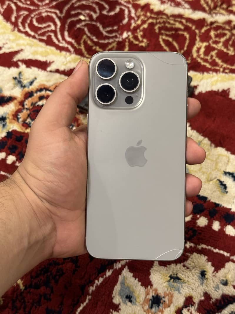 iPhone 15 pro max 0