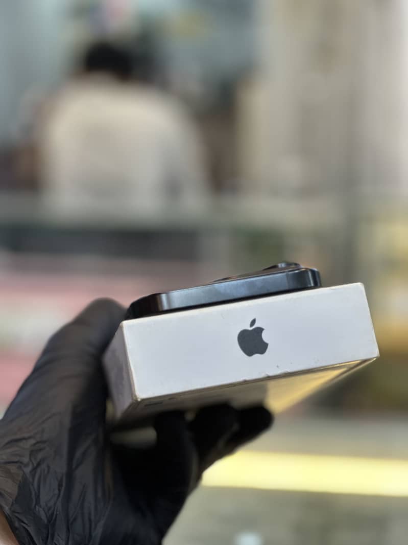 Iphone 16 pro 5