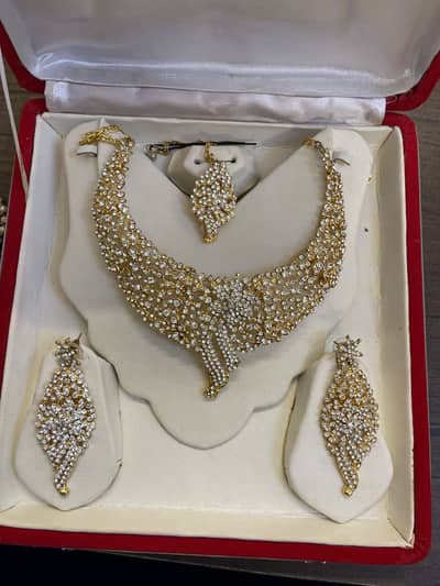 Artificial jewellery for sell