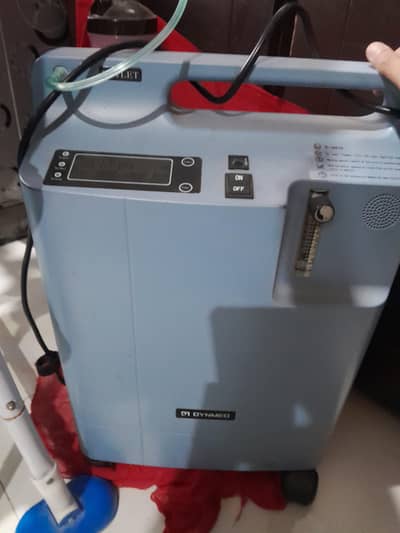 oxygen machine 5 liter  in a good condition 4 month used only