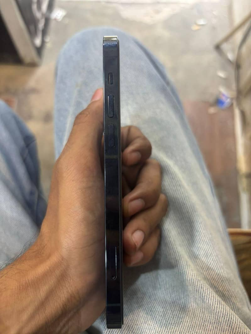 IPHONE 12 PRO 1