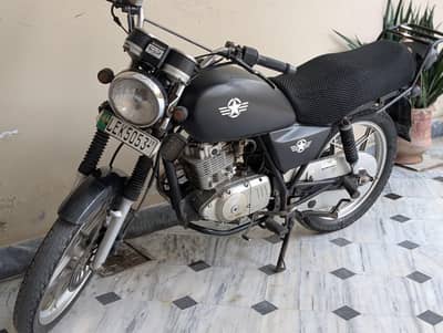 Suzuki gs 150 se