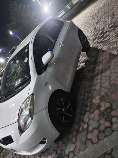 TOYOTA VITZ 2011 urgent sale
