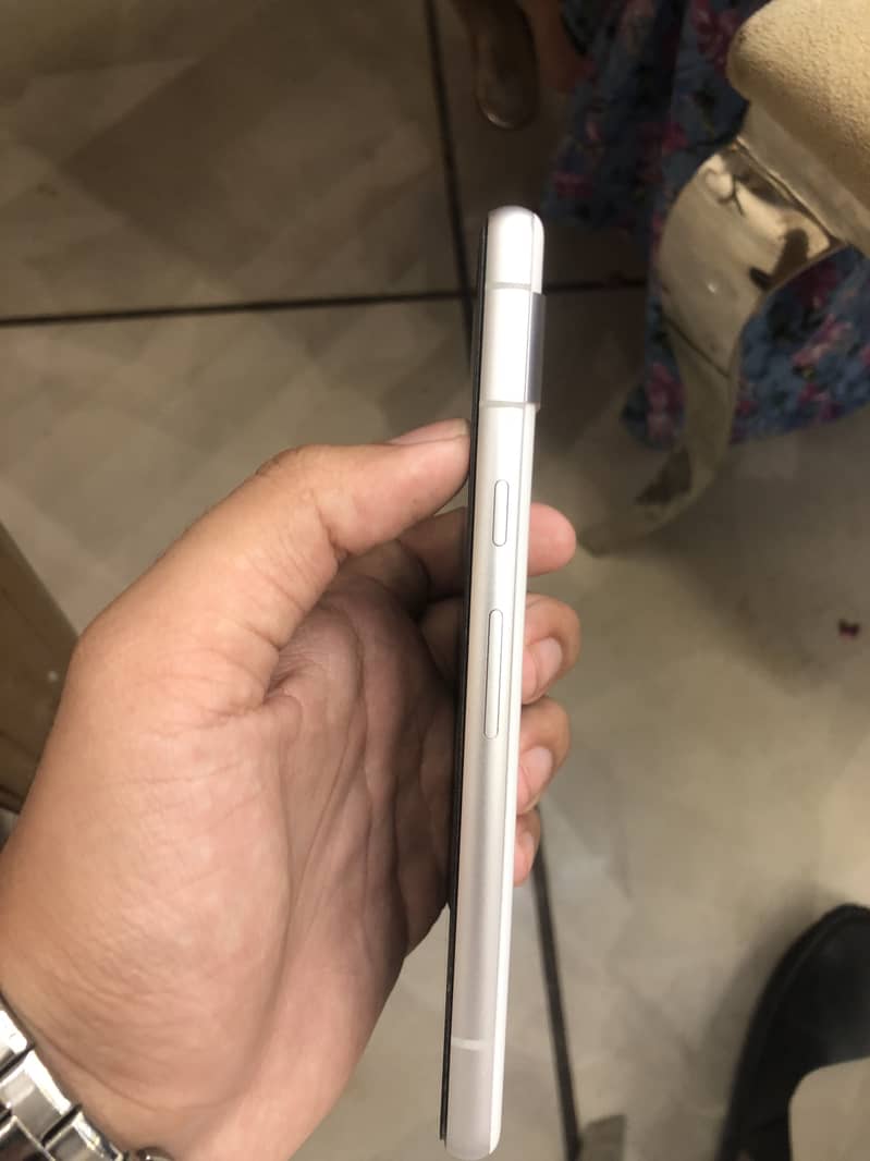 Google Pixel 7A 1