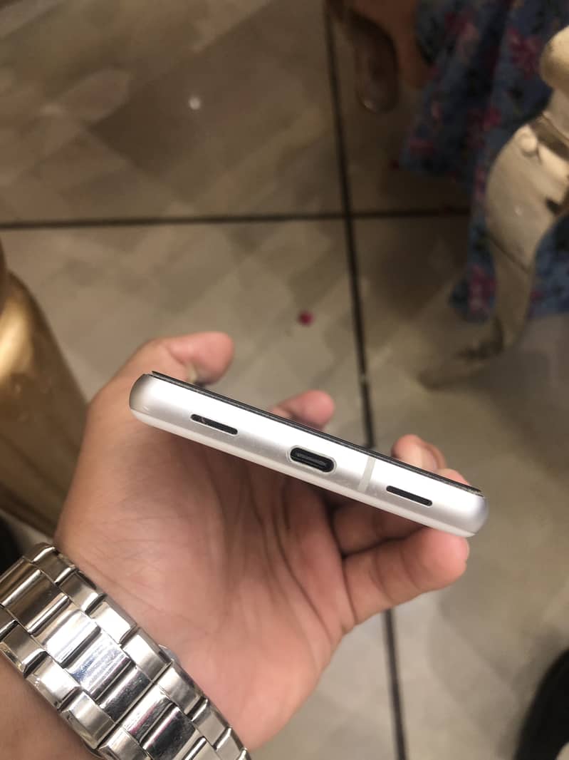 Google Pixel 7A 3