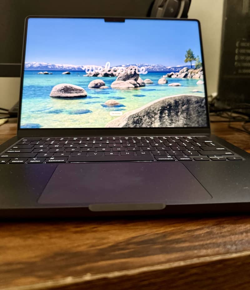 MacBook Pro M5 2
