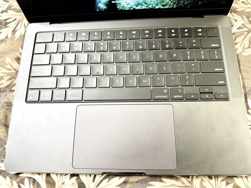 MacBook Pro M5 3
