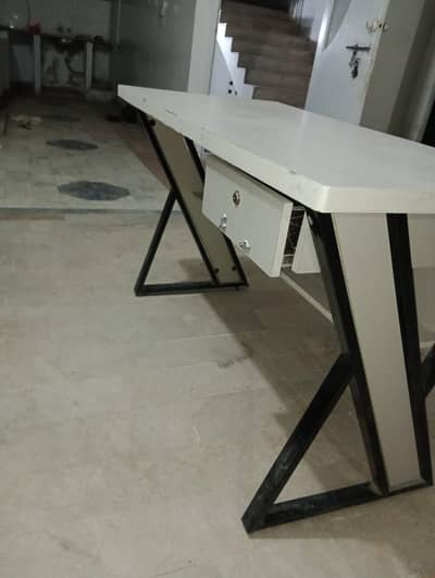tables and chairs for sell urgent