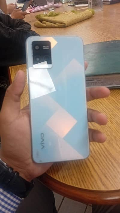 Vivo y21