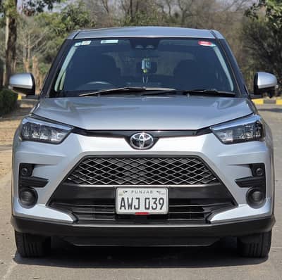 TOYOTA RAIZE XS