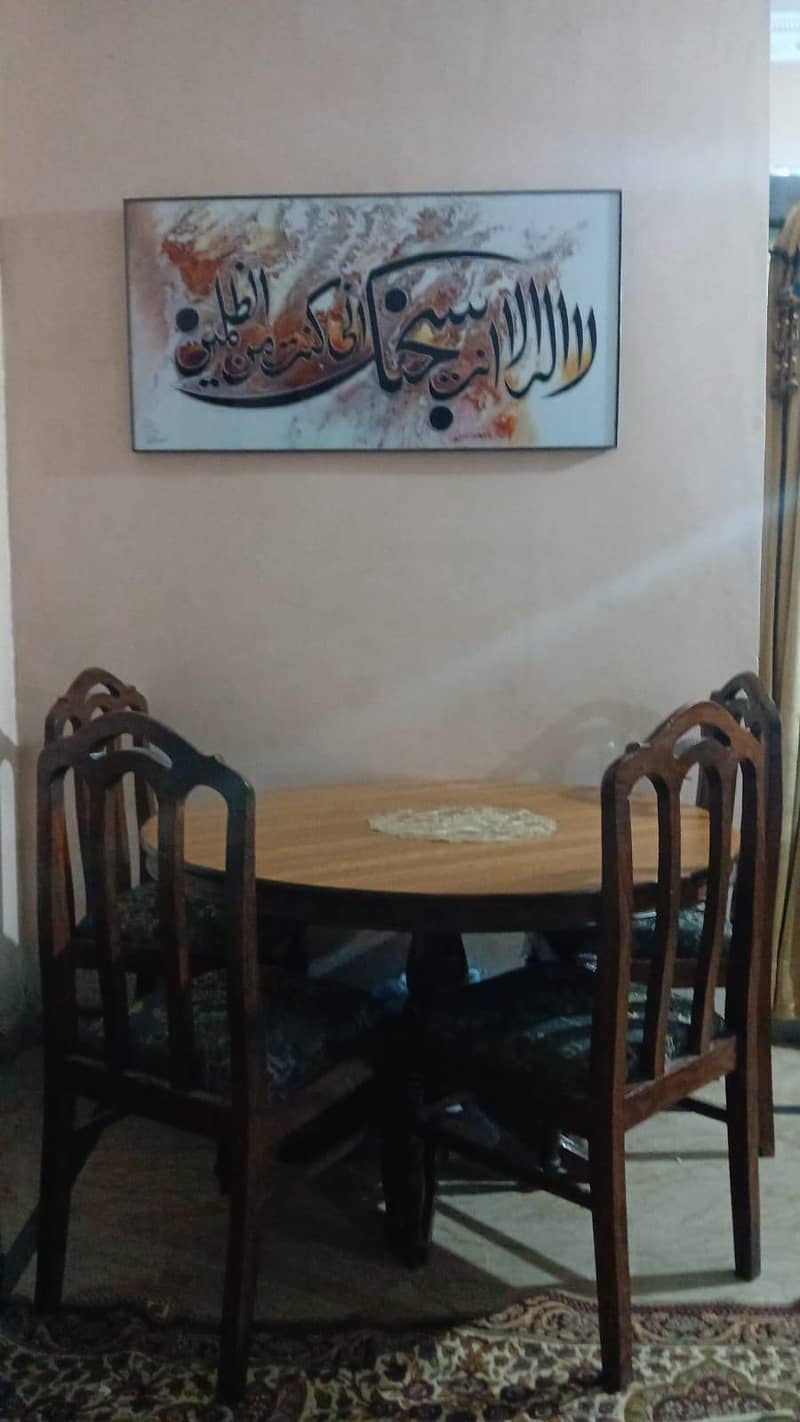 4 seater dining table 0