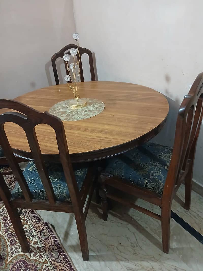 4 seater dining table 2