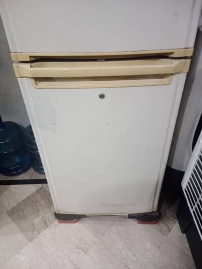 orient medium size fridge urgent sale