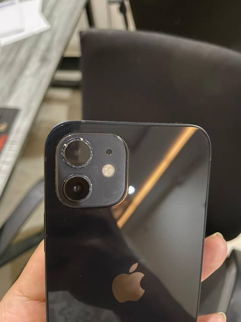 IPhone 12 4