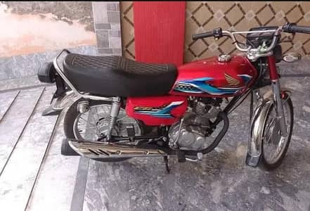 Honda 125 for sale only 11k drive Lush condition