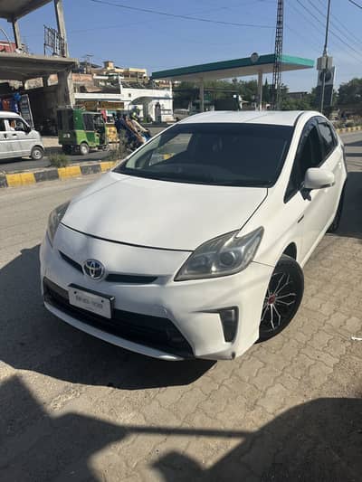 2013 model Prius Urgent sale