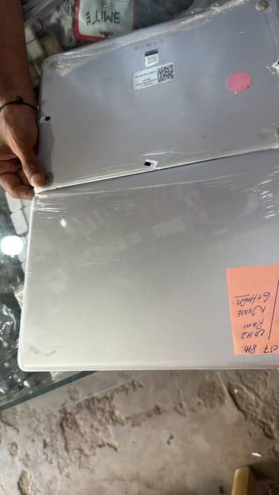 Urgent for sale Samsung i7 8th generation 8Gb ram 256 Gb storgae