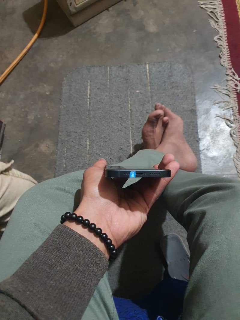 iPhone 14 4