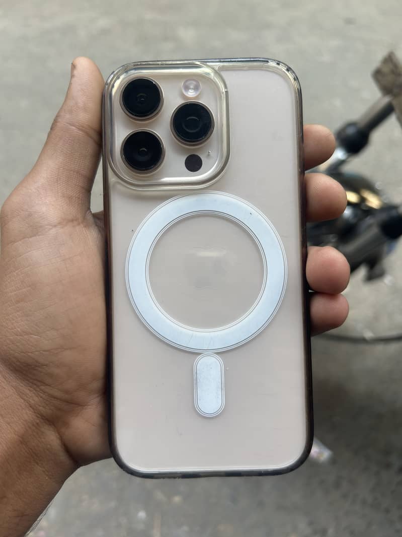 iPhone 16 pro 5