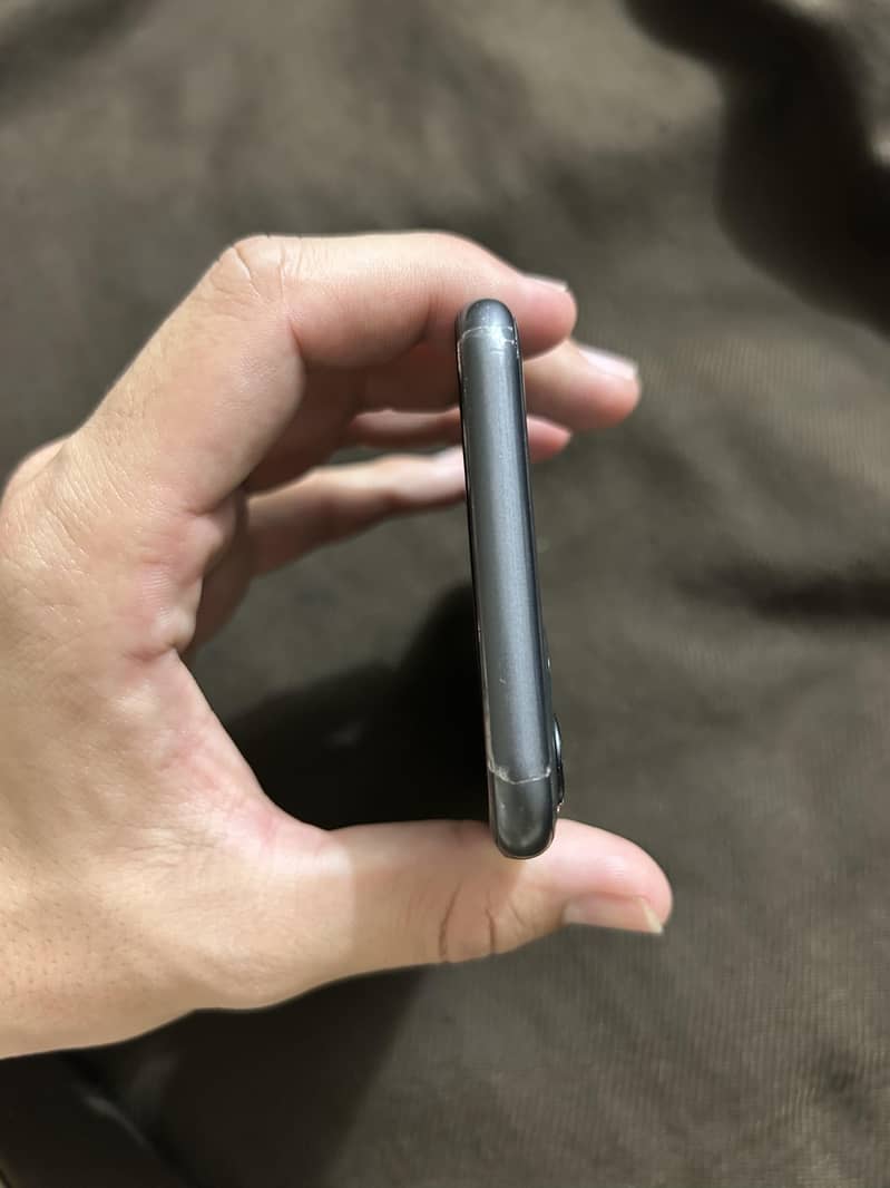 IPHONE 11 6