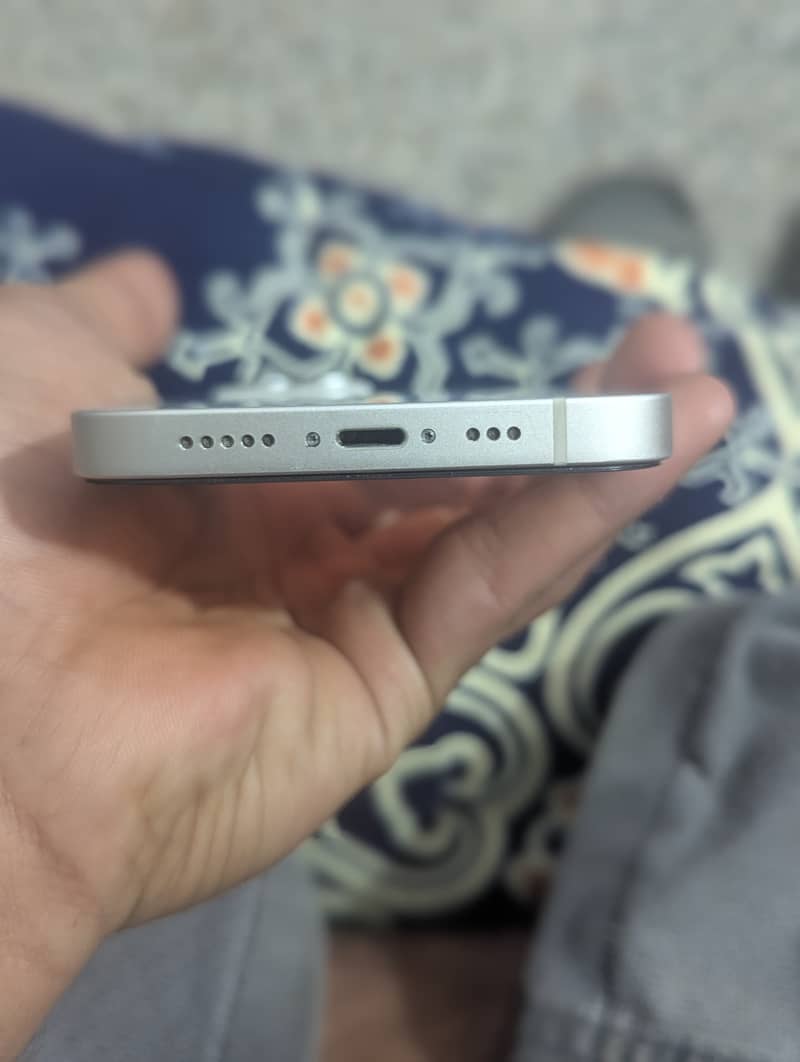 iPhone 14 1