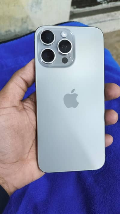 15 pro max  256 gb