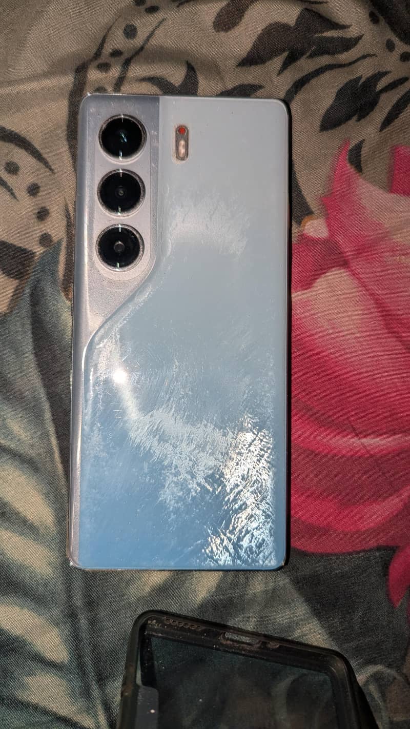 Tecno common 40 pro 0