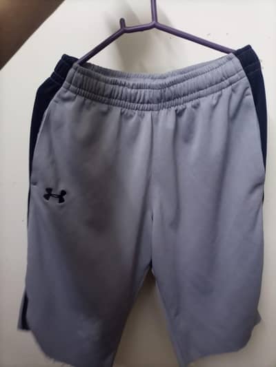 UNDER ARMOUR Short