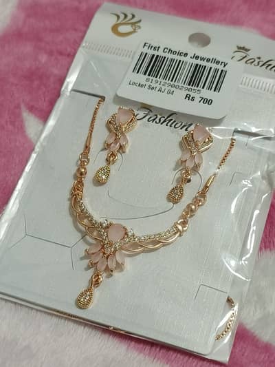 Trendy Chain Set with Matching Earrings