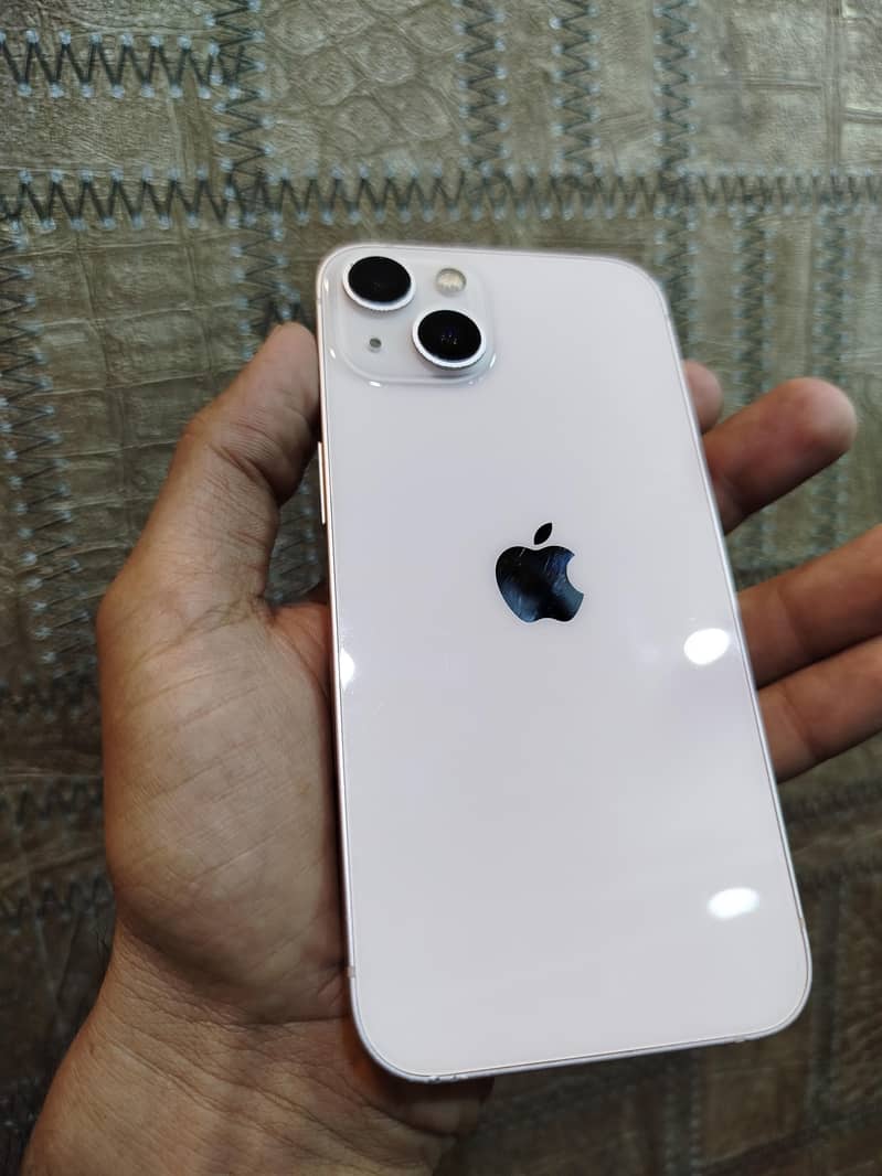 iPhone 13 0