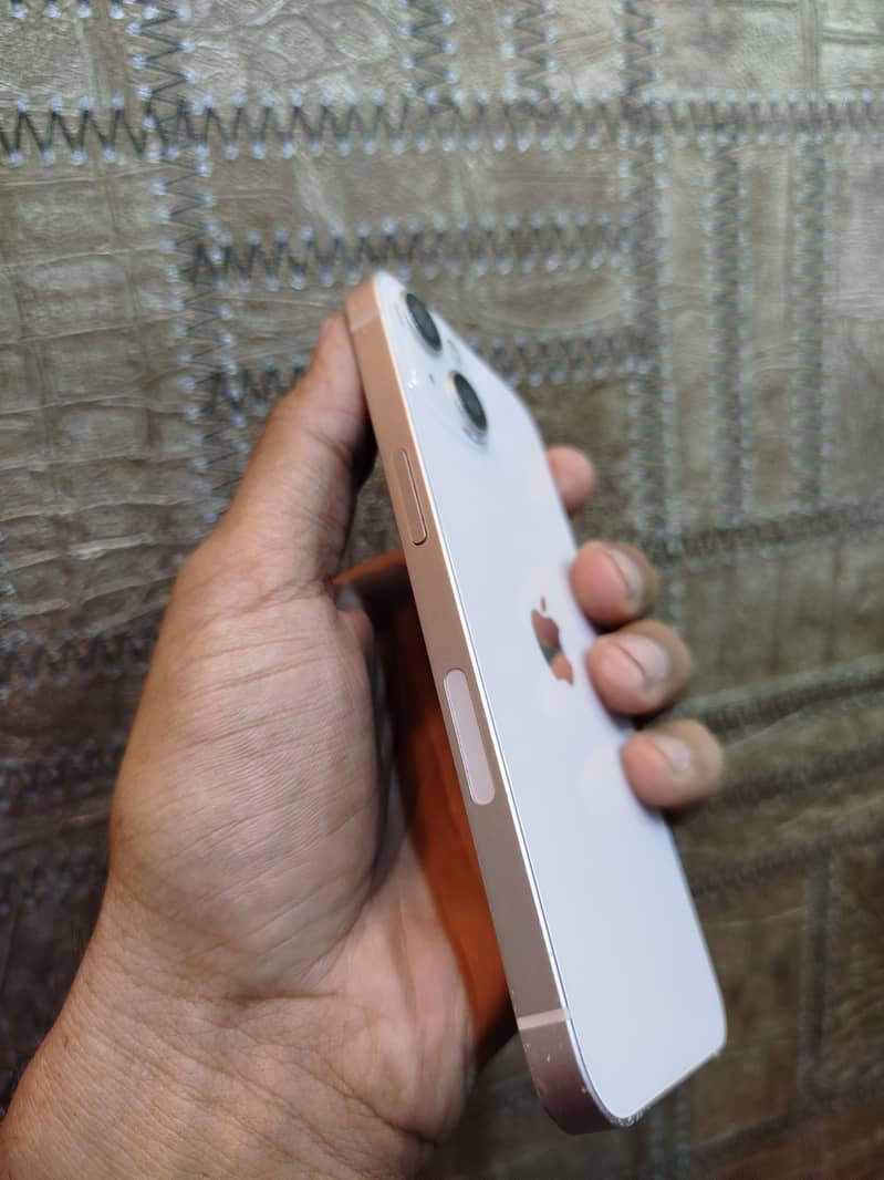 iPhone 13 1