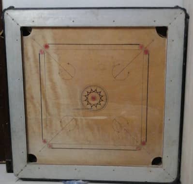 carrom board