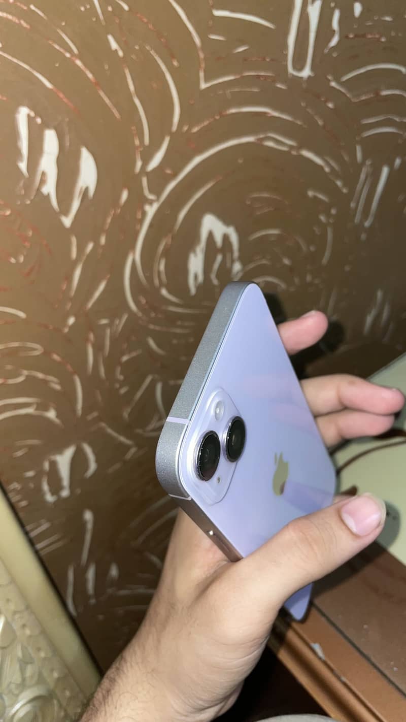 iPhone 14 plus 3