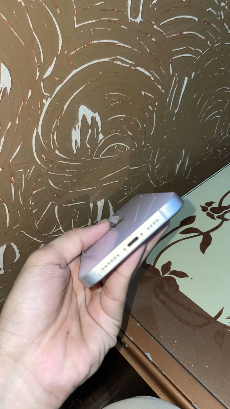 iPhone 14 plus 4