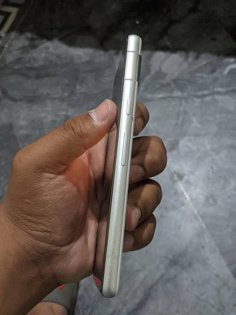 google pixel 7a 4