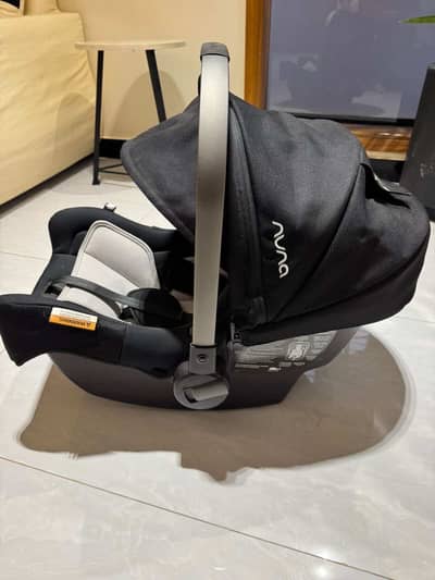 Nuna pipa carseat plus base