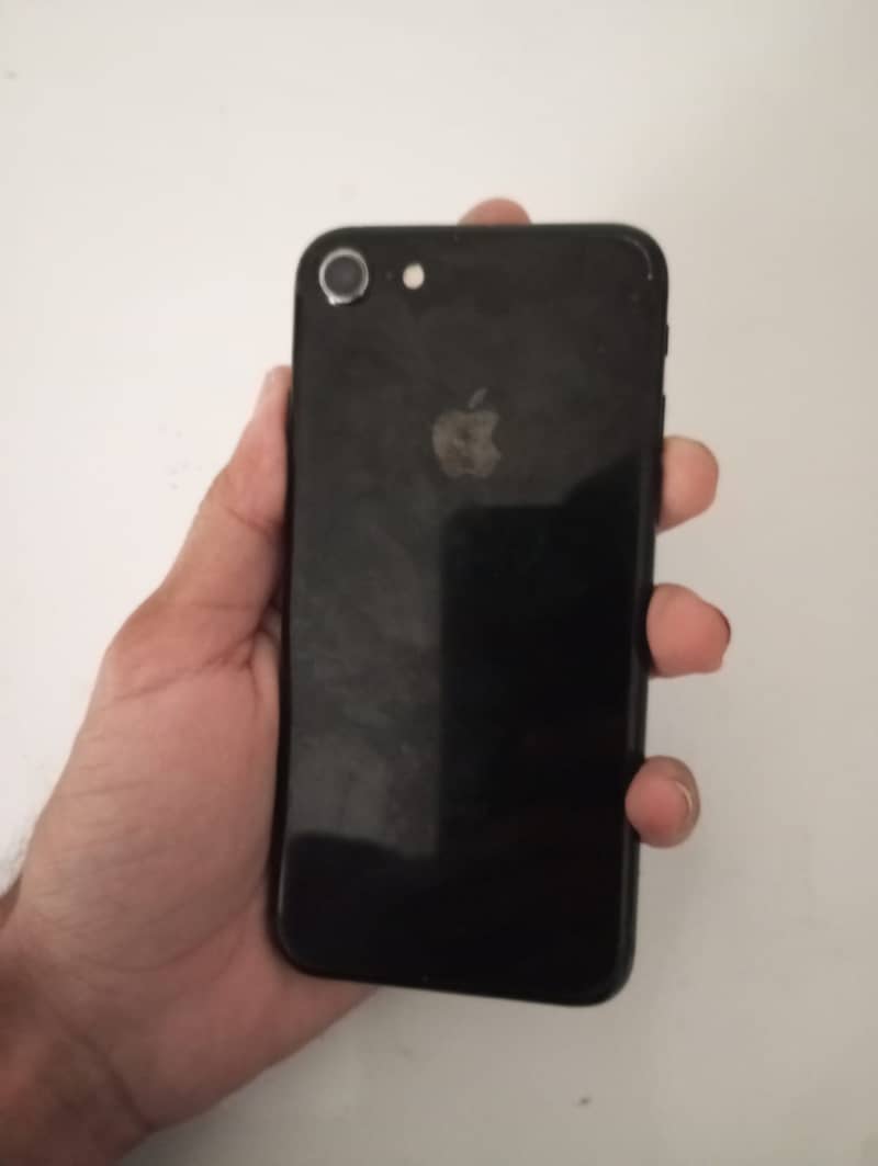 Apple iPhone 7 2