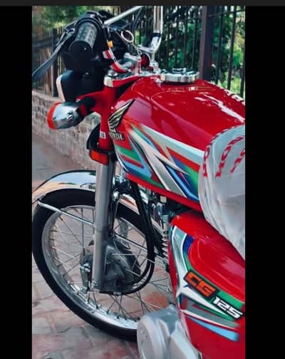 Honda CG-125 red colour