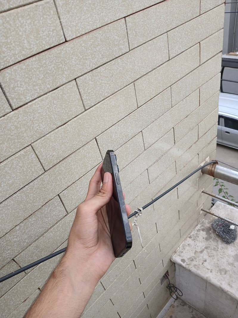 iPhone 14 pro 3