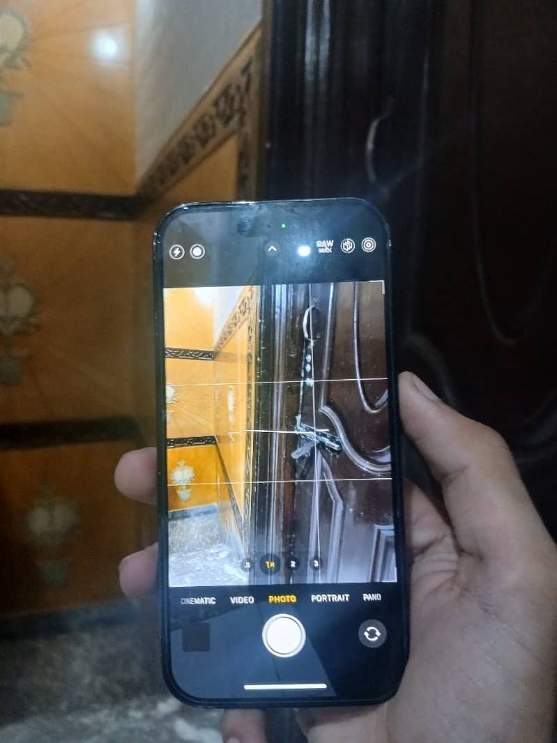 iPhone 14 pro 5