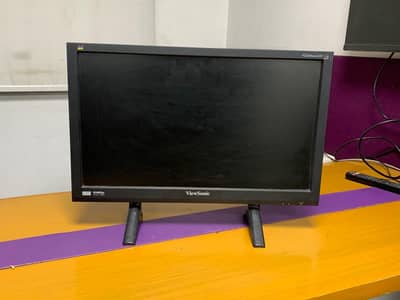 View Sonic & HP 22" inch LCD