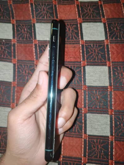 iphone 11pro good condition no pta 