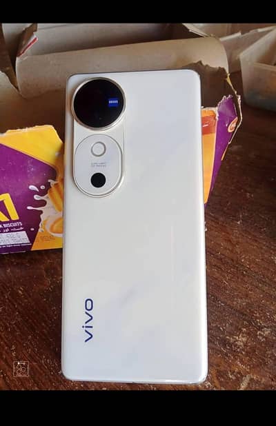 VIVO V40 12GB RAM 256GB ROM WITH 80W ORIGINAL CHARGER AND BOX