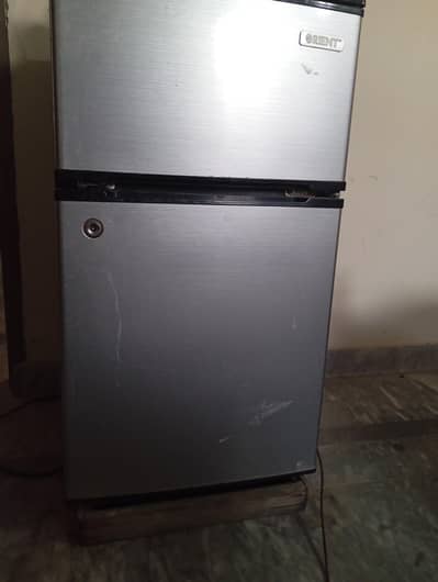 I want to sell my medium size room fridge