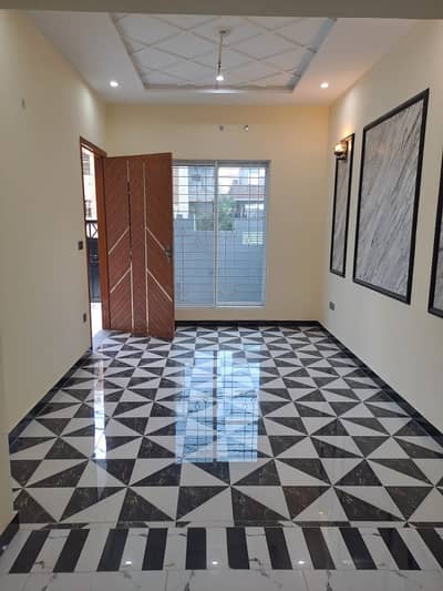 4 MARLA 6 BEDS TRIPLE STORY HOUSE BANK LOAN AVAILABLE FOR SALE