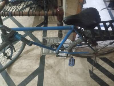 phonex cycle for urgent sale in less price condition 10/9