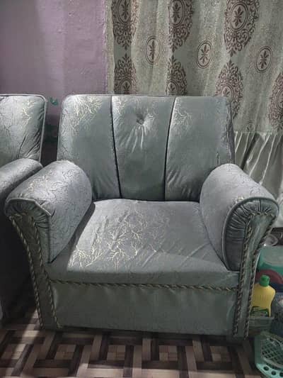 sofa set 5 bilkul new hai ues ni howa location haripur hai
