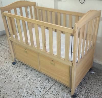 Baby Cot / Bed / Crib for Kids, Wooden, Used